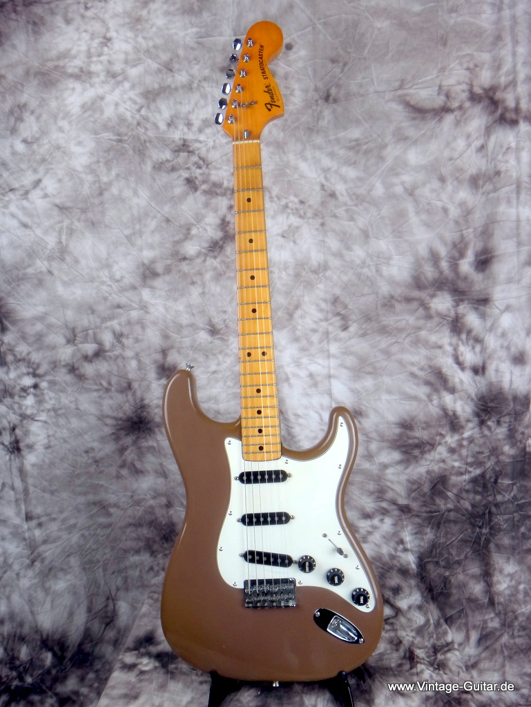 Fender-Stratocaster-1981-sahara-taupe-001.JPG