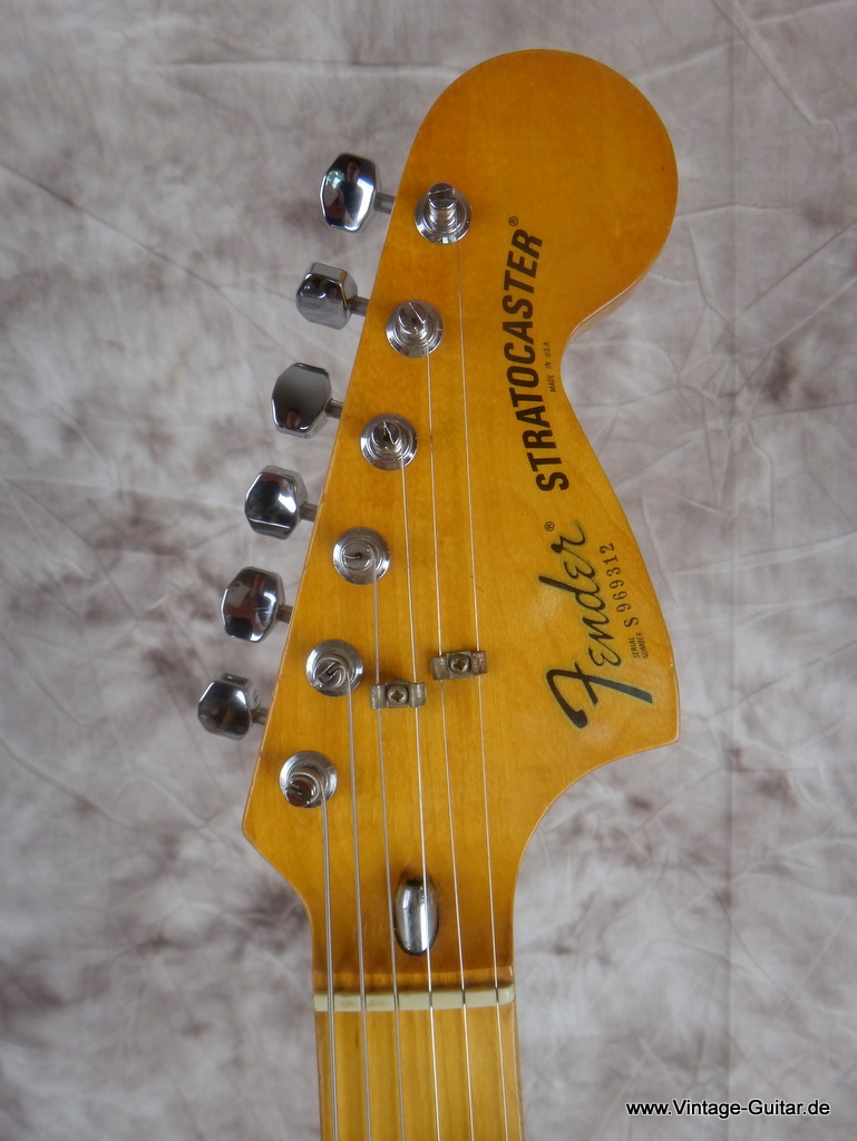 Fender-Stratocaster-1981-sahara-taupe-004.JPG