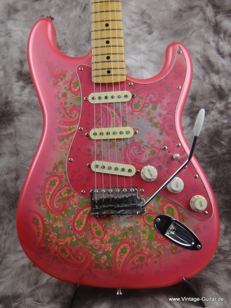 Fender-Stratocaster_pink-paisley_Japan-002.JPG