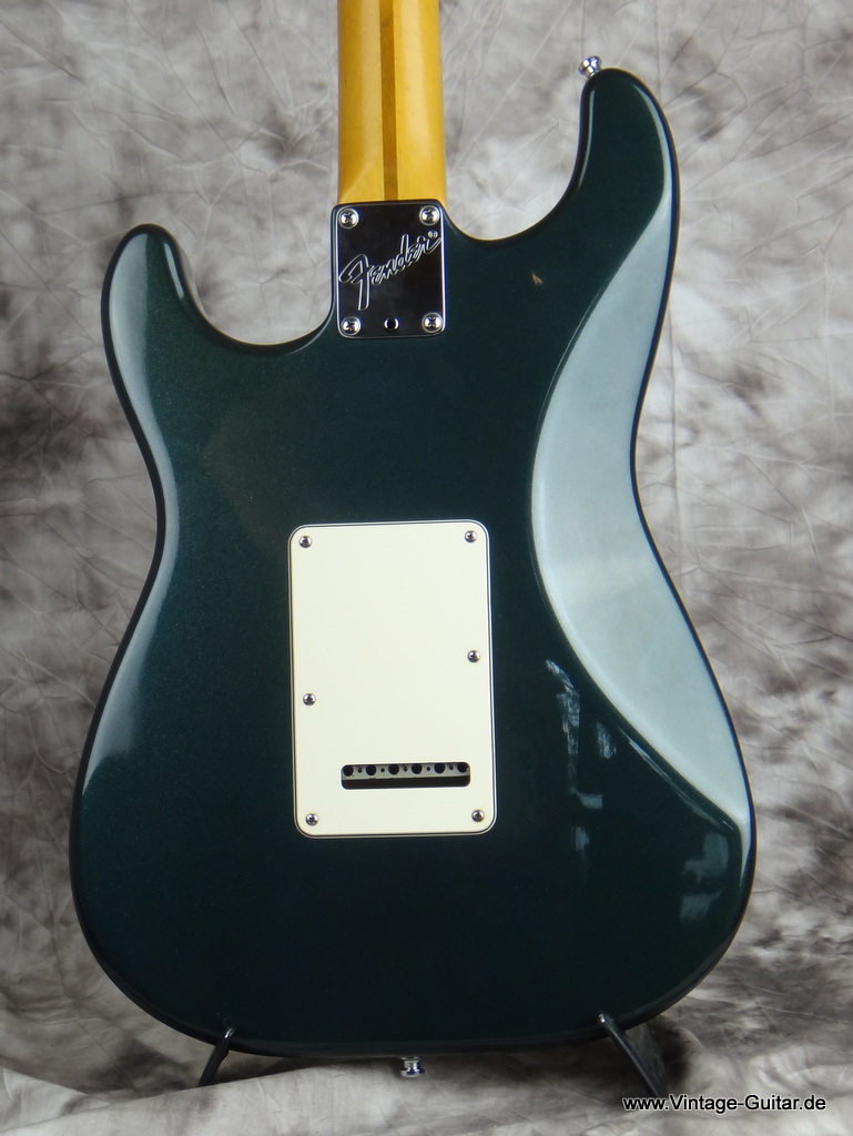 Fender_American-Standard-Stratocaster-Midnight-blue-004.JPG