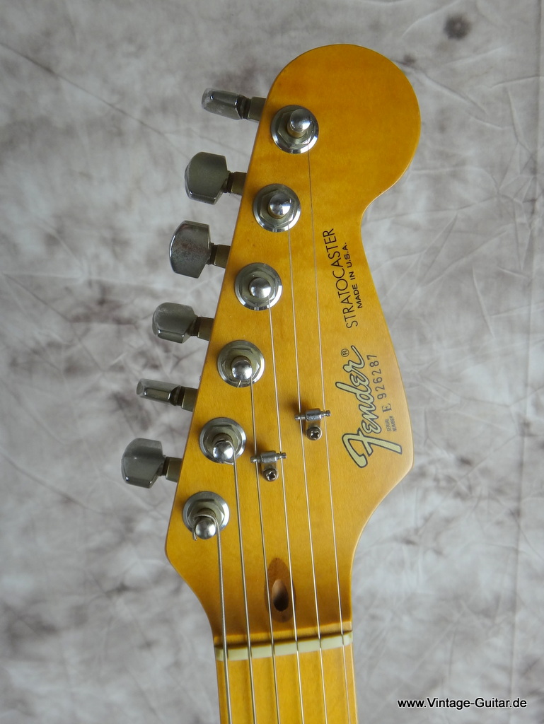 Fender_American-Standard-Stratocaster-Midnight-blue-005.JPG