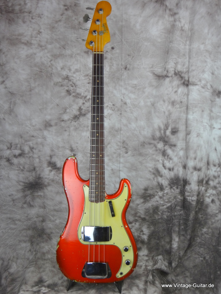 Fender_precision-bass-car_cand_apple_red-1965-001.JPG