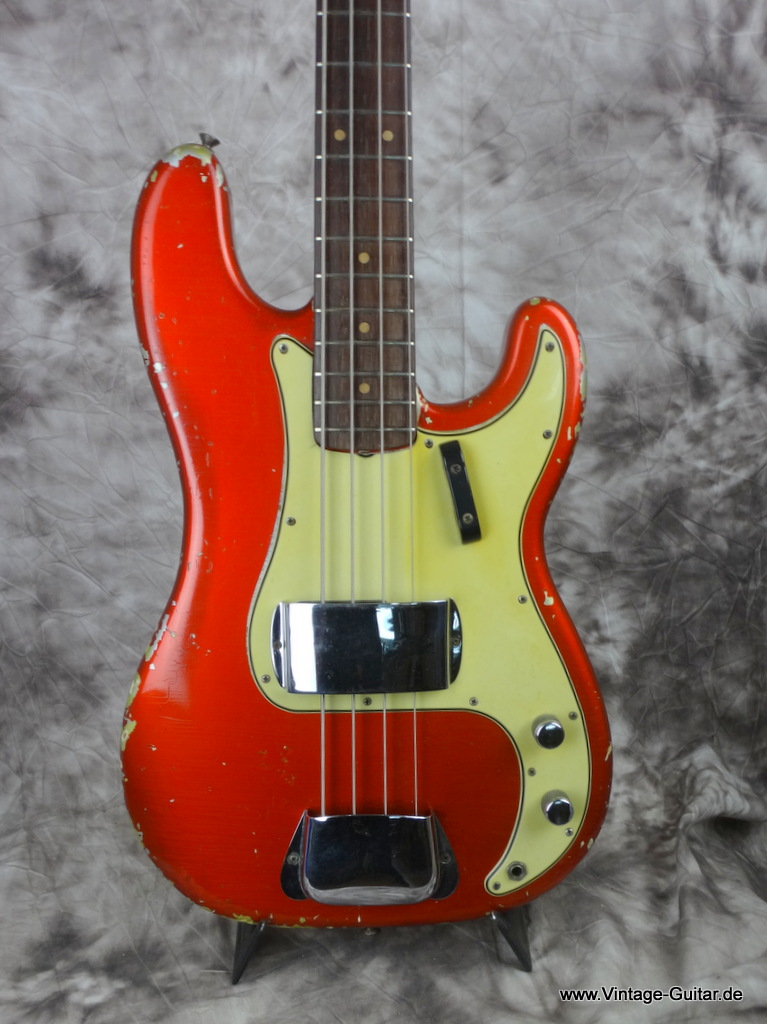 Fender_precision-bass-car_cand_apple_red-1965-002.JPG