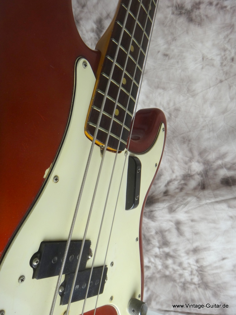 Fender_Precision-Bass-Candy-Apple-Red-1966-009.JPG