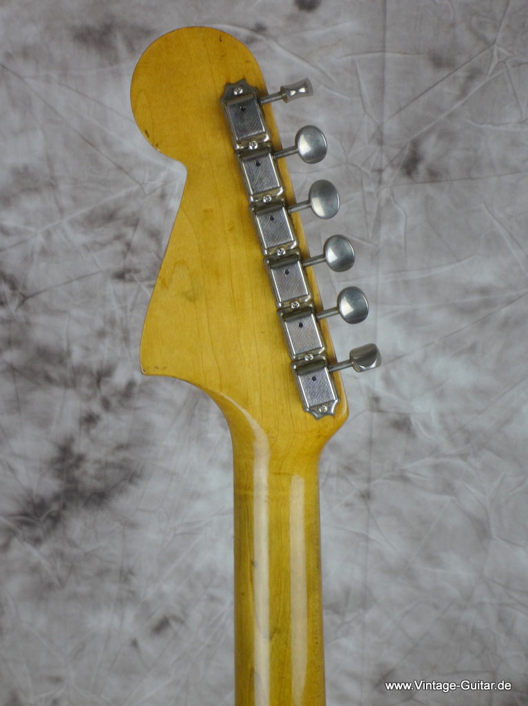 Fender_jaguar-olympic_white-refinished_1963-006.JPG