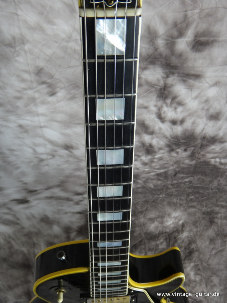 Gibson-Les-Paul-Custom-1969-black-010.JPG