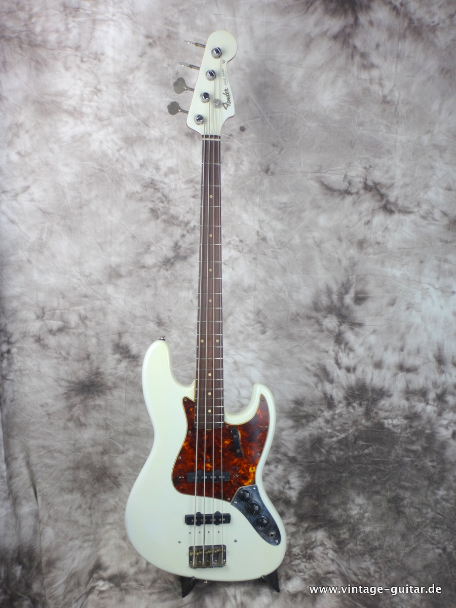 Fender-Jazz-Bass_olympic_white-refinished-matching-headstock-1962-001.JPG