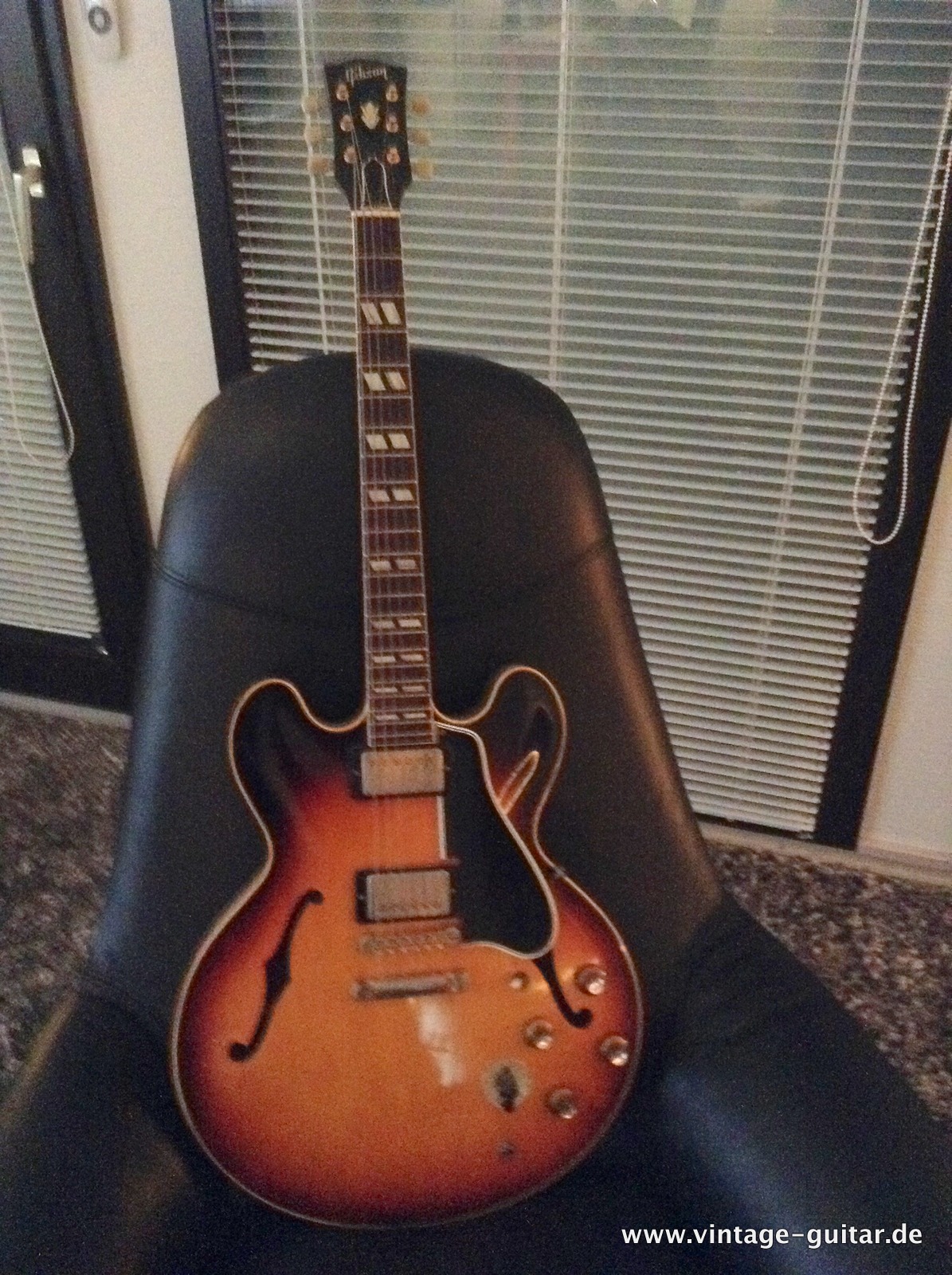 Gibson-ES-345-TD-1960-sunburst-001.JPG