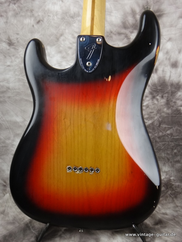 Fender-Stratocaster-1980-sunburst-hardtail-004.JPG