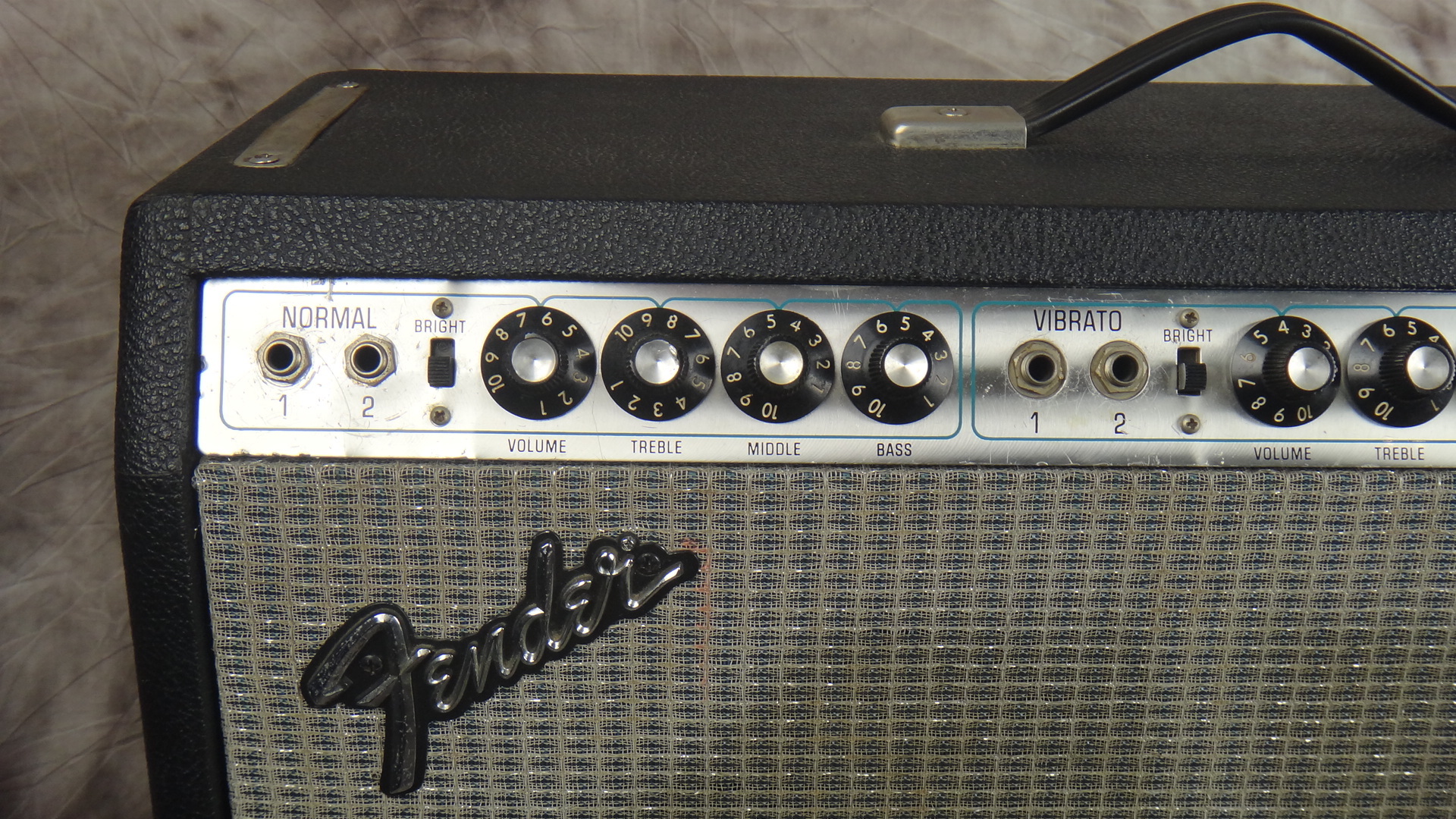 Fender-Super-Reverb_1980-silverface-002.JPG