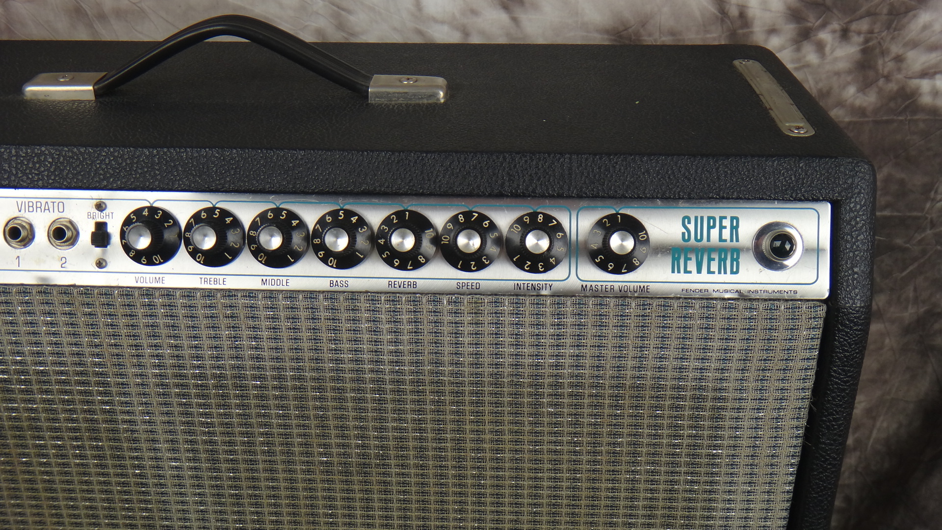Fender-Super-Reverb_1980-silverface-003.JPG