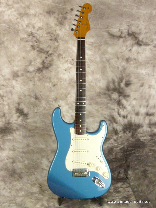 fender-Stratocaster-1999-Lake-placid-blue-Classic-player-001.JPG