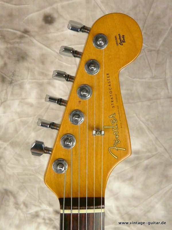 fender-Stratocaster-1999-Lake-placid-blue-Classic-player-003.JPG