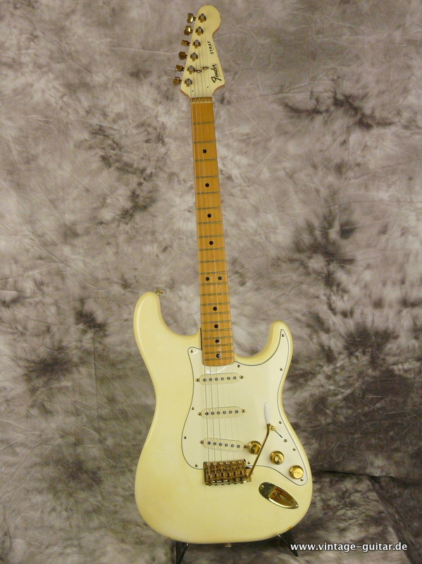 Fender-The-Strat-1982-olympic-white-001.JPG
