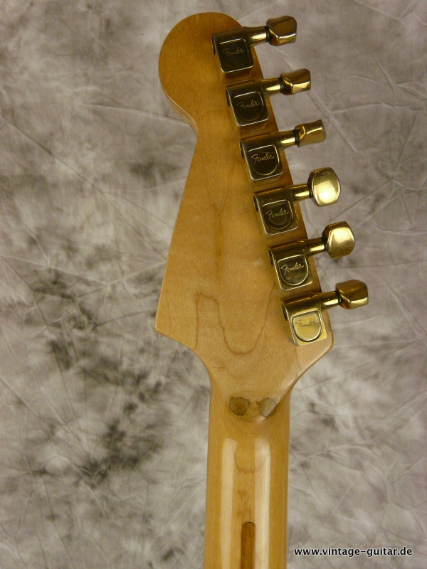Fender-The-Strat-1982-olympic-white-006.JPG