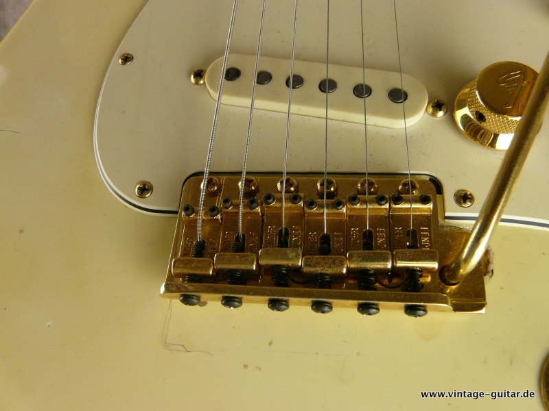 Fender-The-Strat-1982-olympic-white-009.JPG