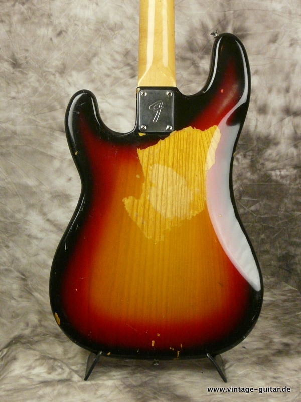 Fender_Precision-Bass-_sunburst-1977-004.JPG