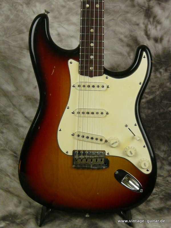Fender-1969-Stratocaster_sunburst-002.JPG