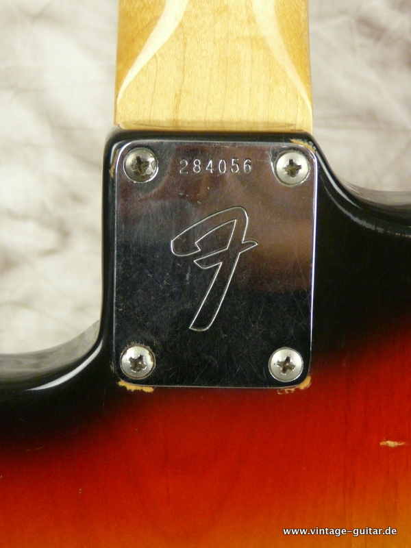Fender-1969-Stratocaster_sunburst-007.JPG