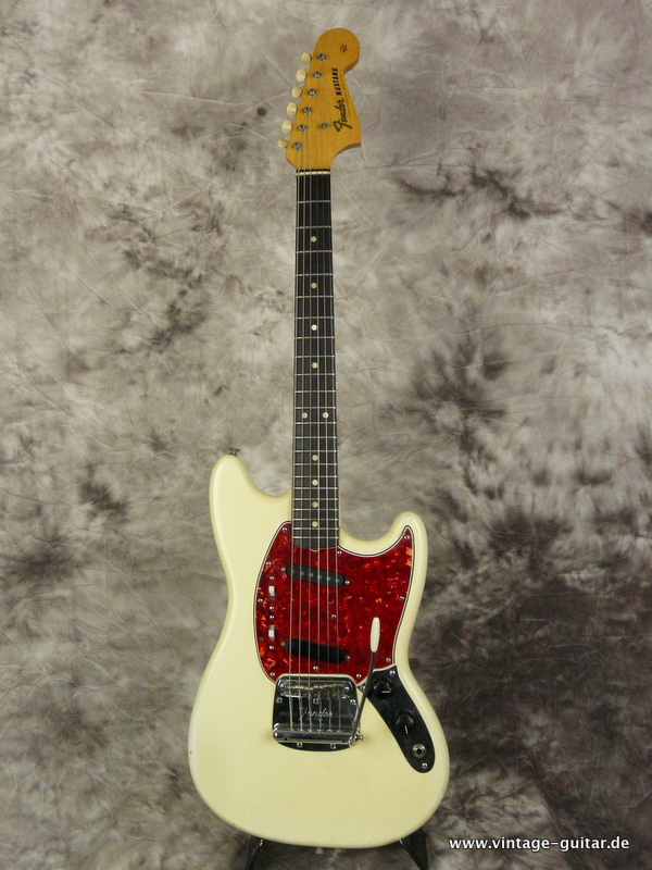 Fender_Mustang_olympic-1965-white-001.JPG