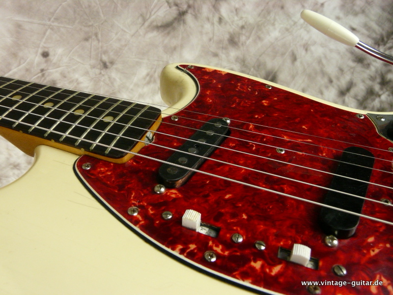 Fender_Mustang_olympic-1965-white-013.JPG