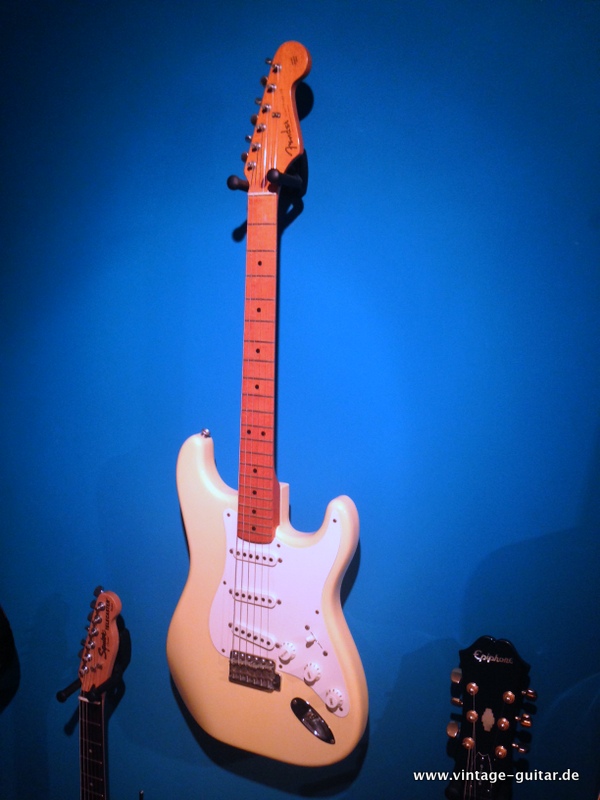 Fender_Stratocaster-1984-Fullerton-Vintage-50s-Reissue-olympic-white-001.JPG