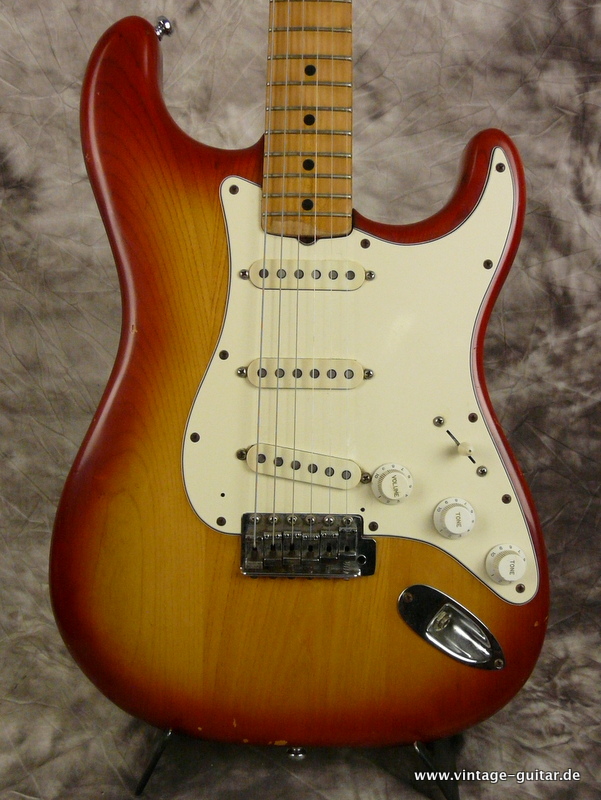Fender_Stratocaster_1982-Dan-Smith-sienna-burst-002.JPG
