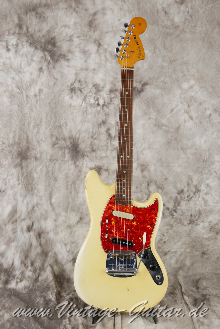 Fender-Mustang-1966-olympic-white-001.JPG