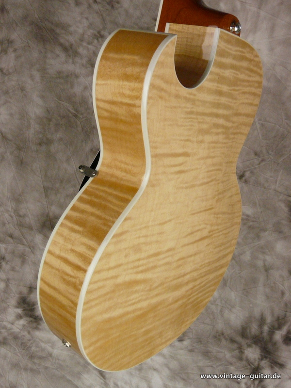 Gibson-ES-175-D-natural-flamemaple-2011-010.JPG