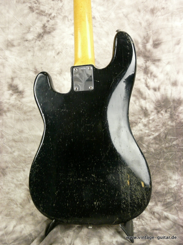 Fender_Precision_Bass_black_refinished-1972-004.JPG