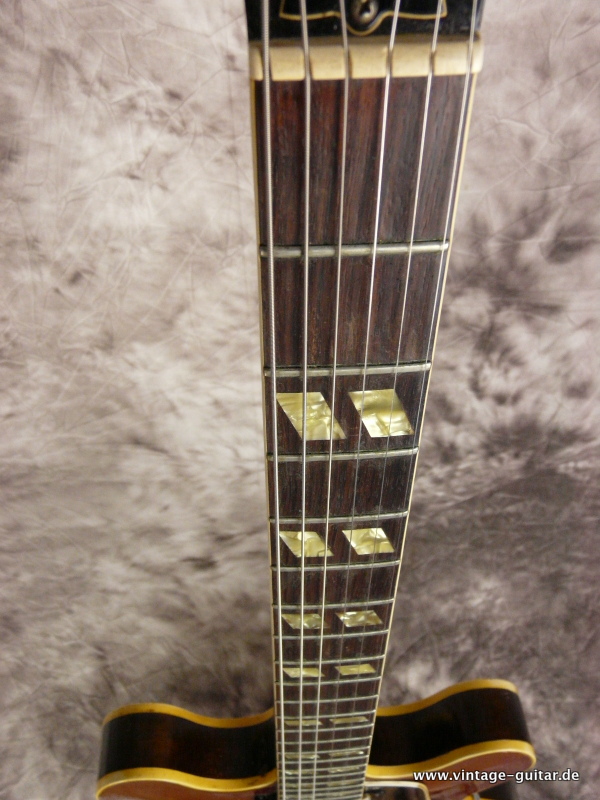 Gibson-ES-345-TD-sunburst-1969-011.JPG
