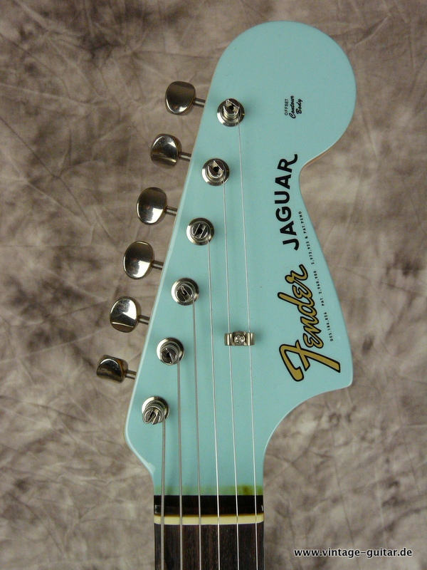 Fender-62-Jaguar-Thin-Skin-limited-edition-daphne-blue-002.JPG
