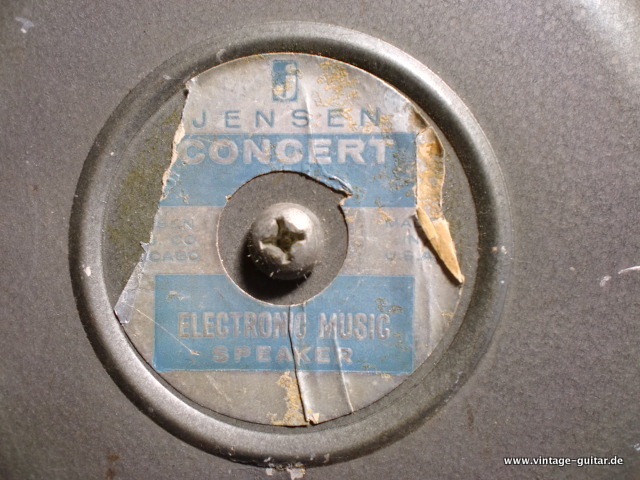 Fender-Deluxe-Reverb_1966-013.JPG
