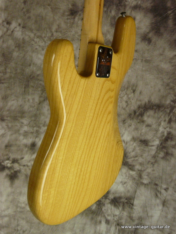 Fender-Precision_Bass_natural-1979-011.JPG