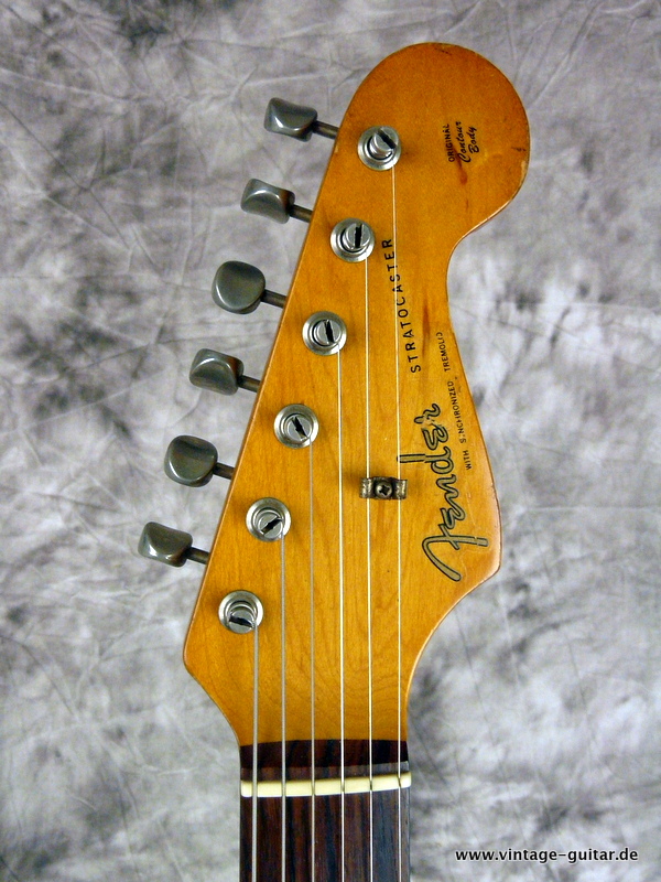 Fender-Stratocaster-1982-First-Reissue-Fullerton-002.JPG