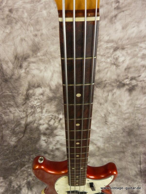 Fender-Mustang-Bass-Competition-1972-Candy-Apple-Red-011.JPG