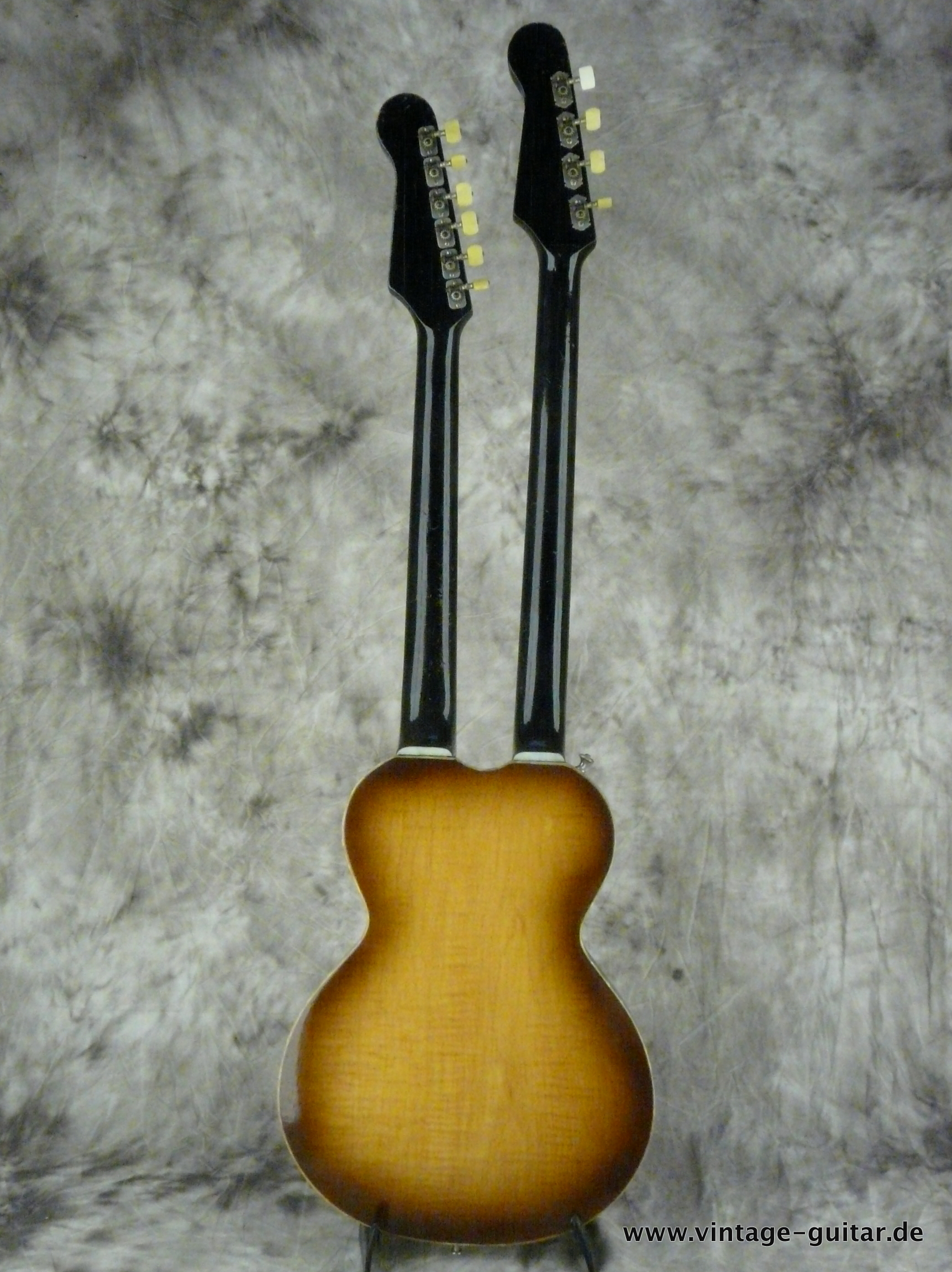 Hofner-Double-Neck-Guitar-and-Bass-Model-191-003.JPG