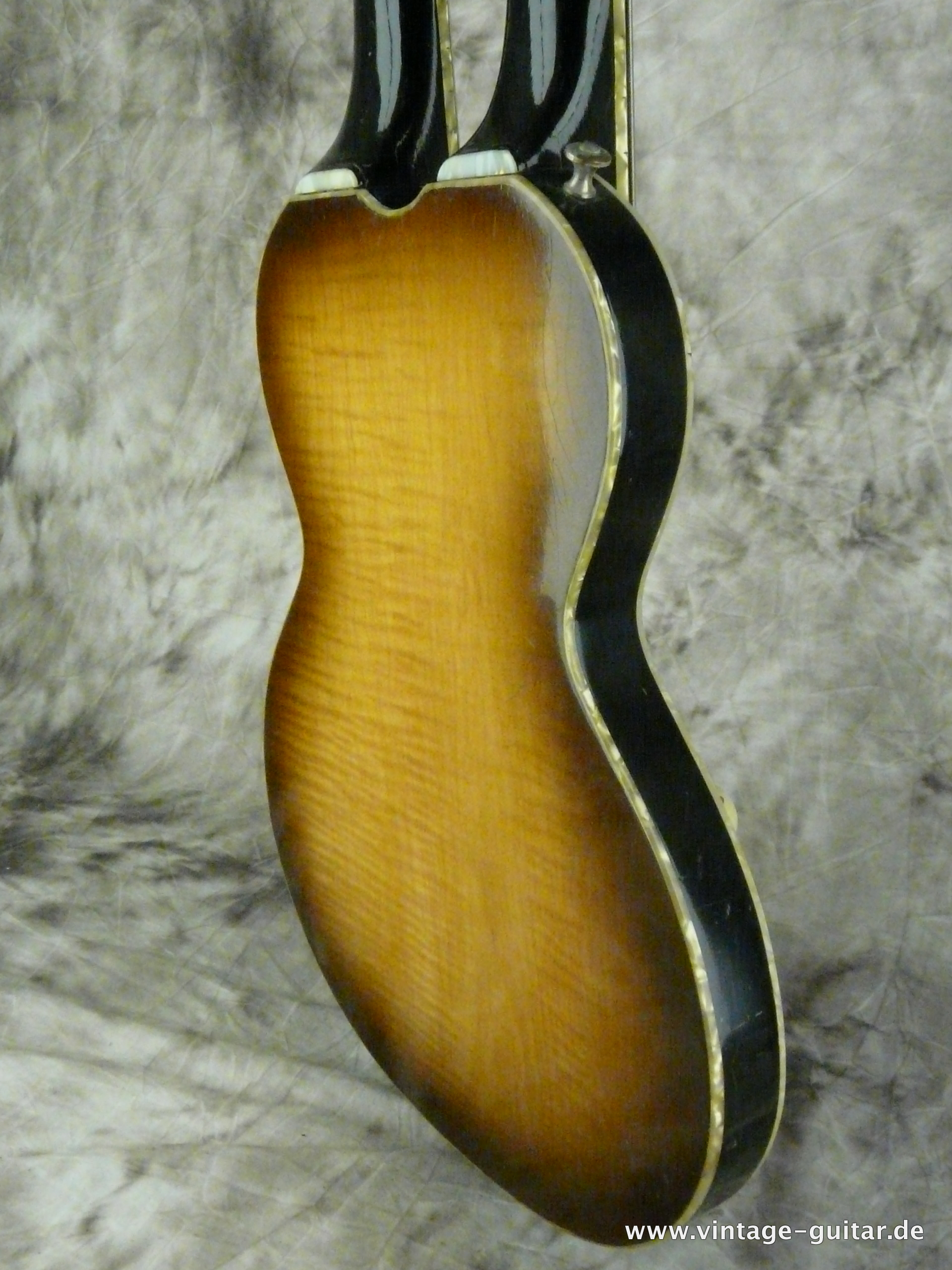Hofner-Double-Neck-Guitar-and-Bass-Model-191-014.JPG