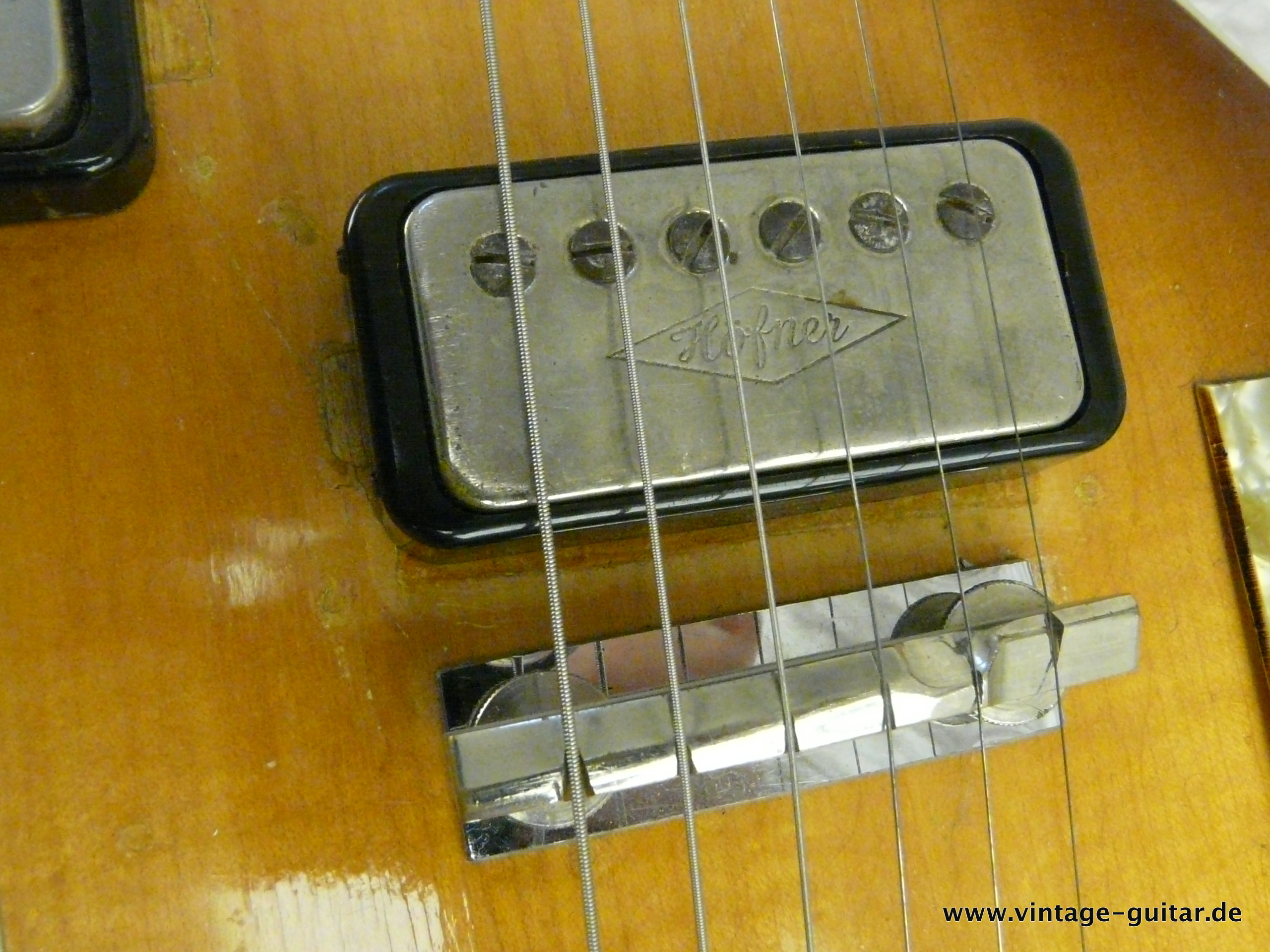 Hofner-Double-Neck-Guitar-and-Bass-Model-191-017.JPG