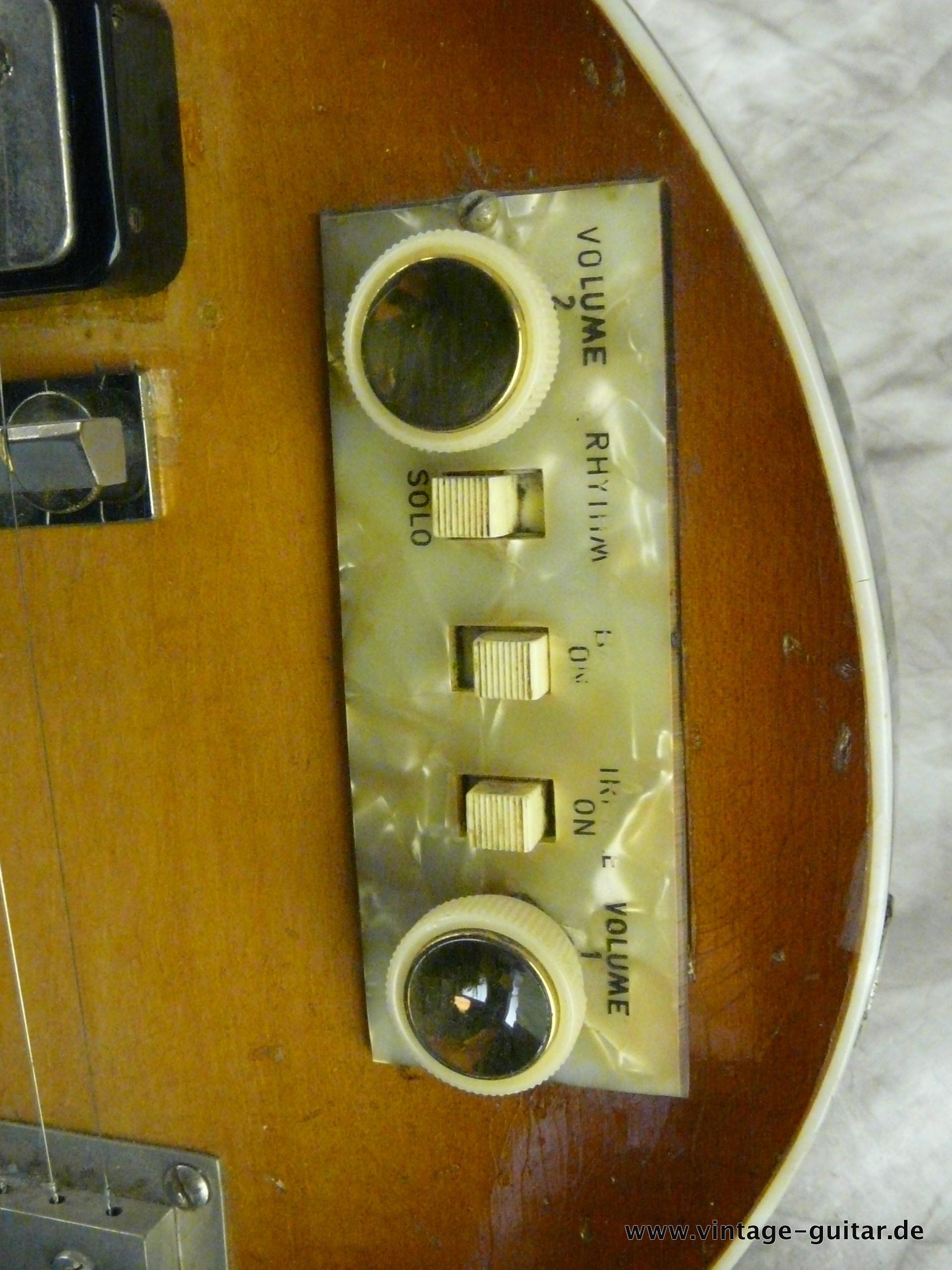 Hofner-Double-Neck-Guitar-and-Bass-Model-191-019.JPG