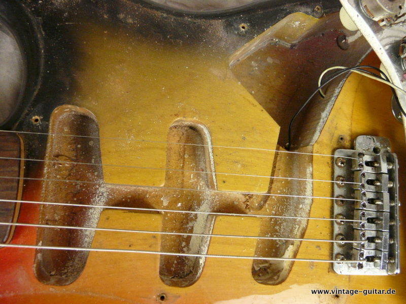 Fender_Stratocaster-1974-sunburst-rosewood-012.JPG