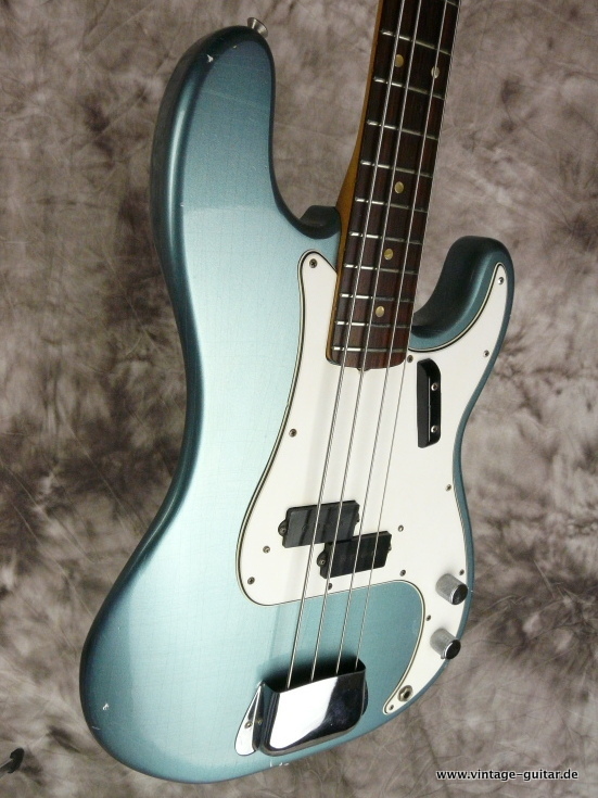 Fender_Precision_Ice-Blue-Metallic-1966-003.JPG