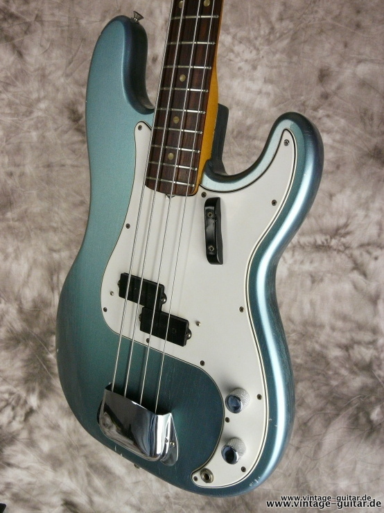 Fender_Precision_Ice-Blue-Metallic-1966-004.JPG