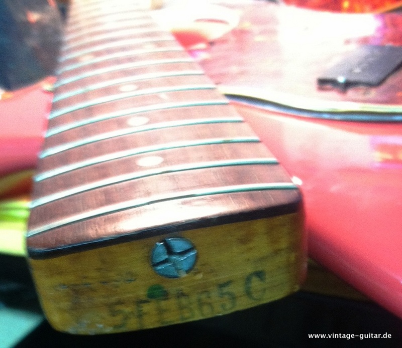Fender_Precision_Bass-1965-Fiesta-Red-refeinish-011.jpg