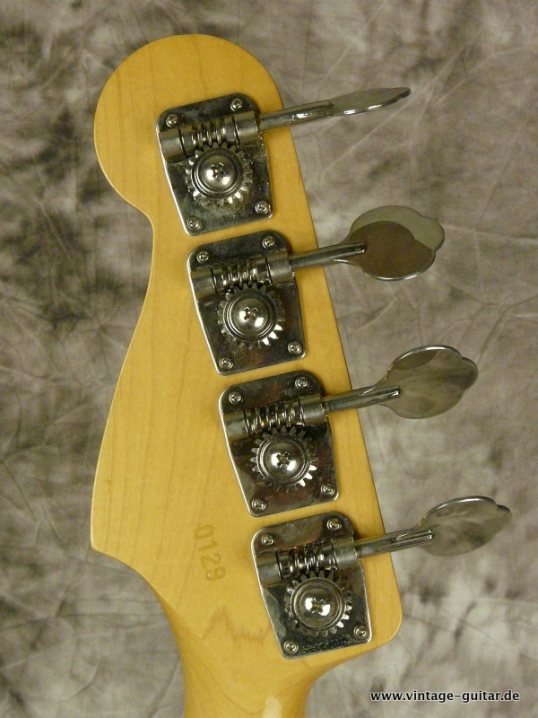 Fender-Precision-Bass-CAR-Duck-Dunn-005.JPG
