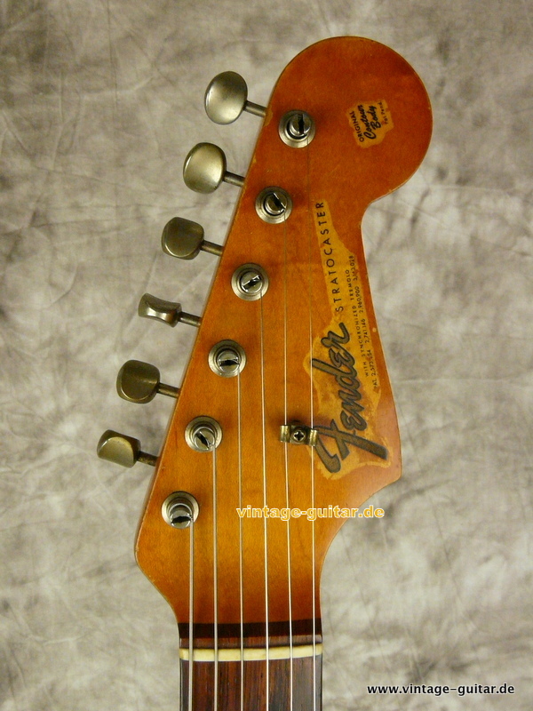 Fender-Stratocaster_1965-candy-apple-red-009.JPG