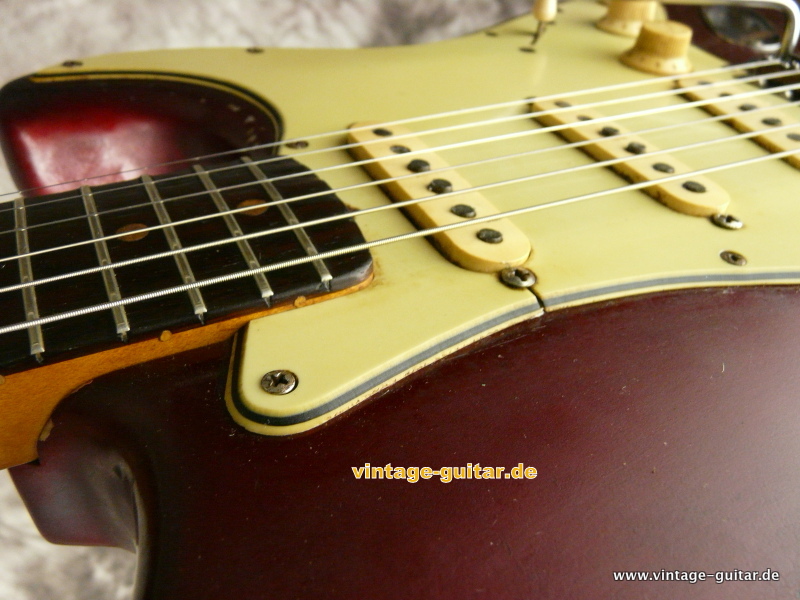 Fender-Stratocaster_1965-candy-apple-red-016.JPG