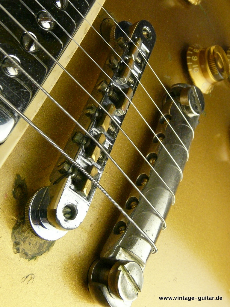 Gibson_Les-Paul_Goldtop-converted_humbucker-stoptail-piece-016.JPG