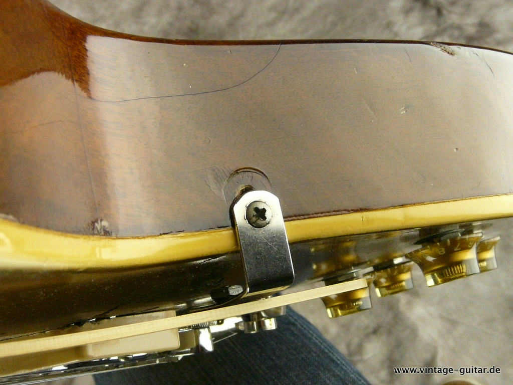Gibson_Les-Paul_Goldtop-converted_humbucker-stoptail-piece-017.JPG
