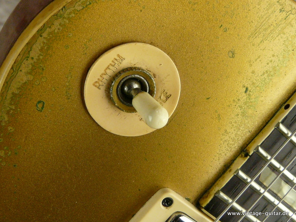 Gibson_Les-Paul_Goldtop-converted_humbucker-stoptail-piece-023.JPG